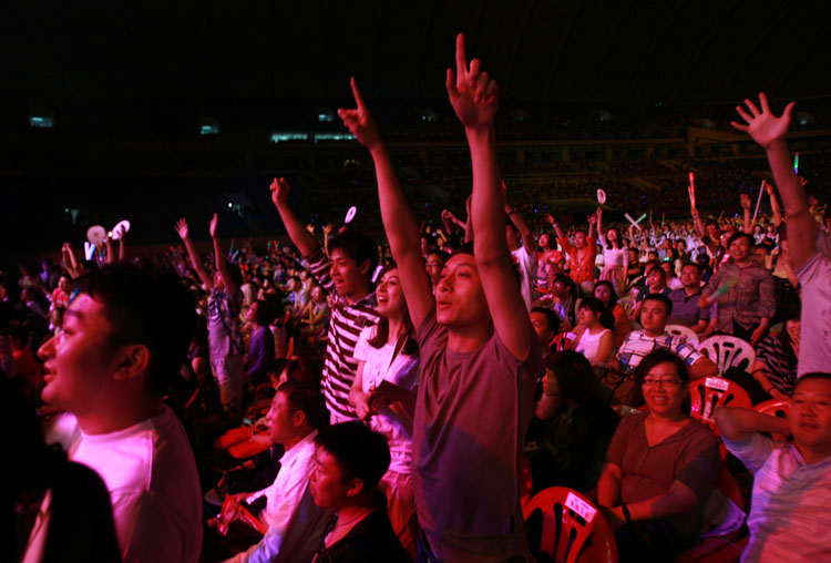 FNC血洗BRO,Elk完成史诗逆转峡谷大战入围赛,让粉丝疯狂欢呼 FNC血洗BRO,Elk完成史诗逆转峡谷大战入围赛,让粉丝疯狂欢呼