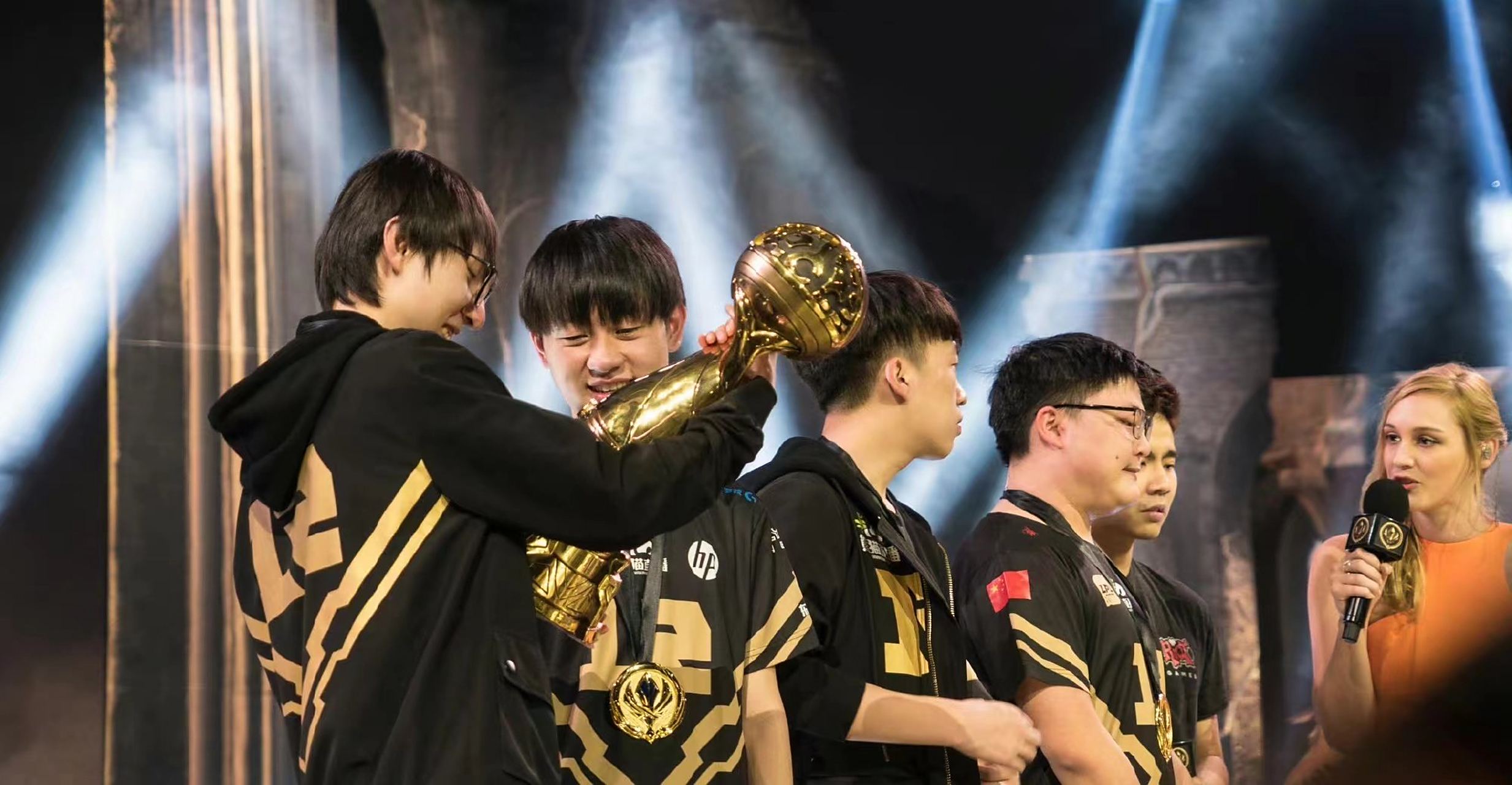 开云体育APP下载-包含IG轻取RNG，Ming开启传奇时刻强强对话小组赛，强势挺进下一轮的词条