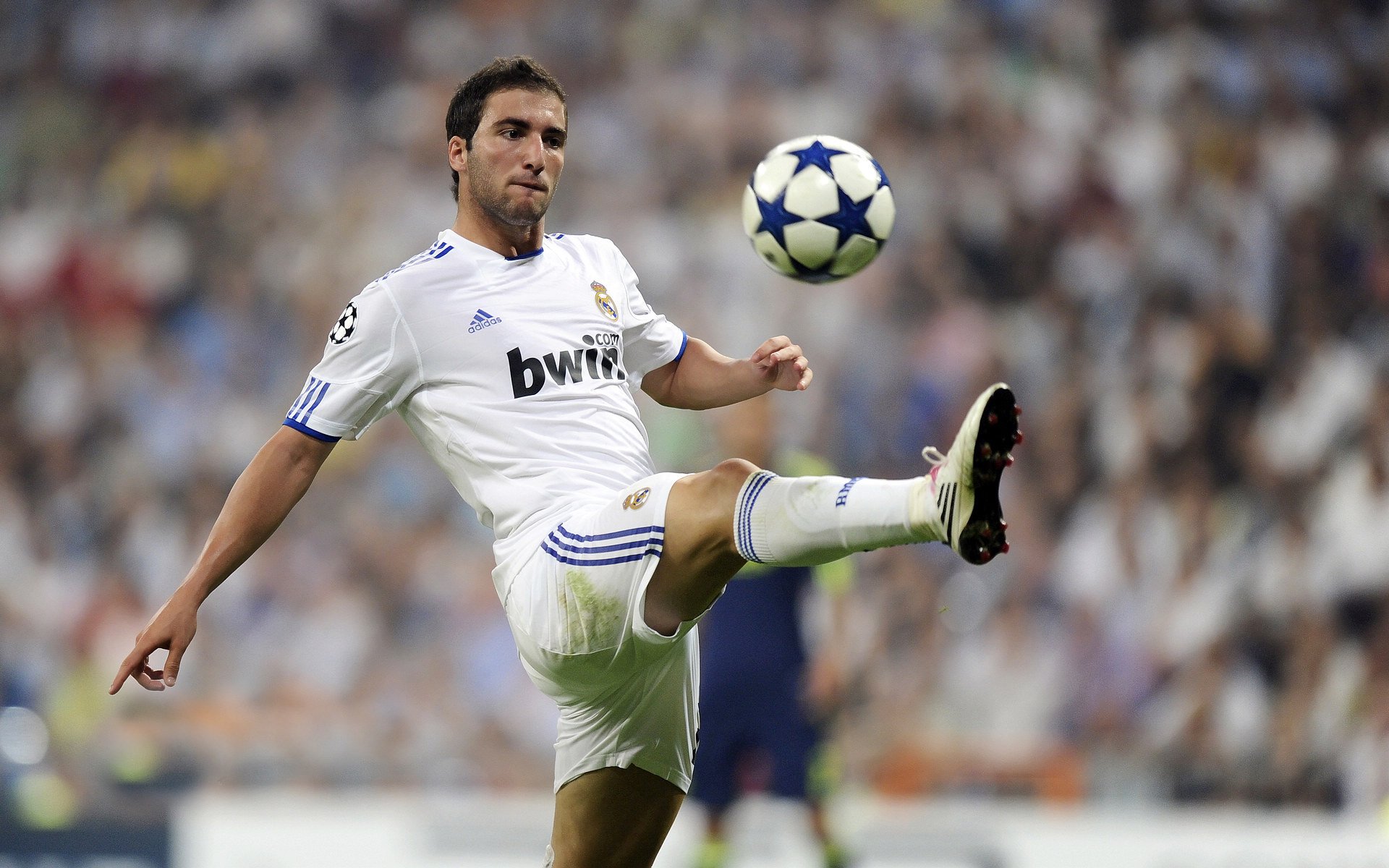 开云体育app-绝杀英雄布雷默！皇家社会加时苦战力克智利，战术韧性的胜利