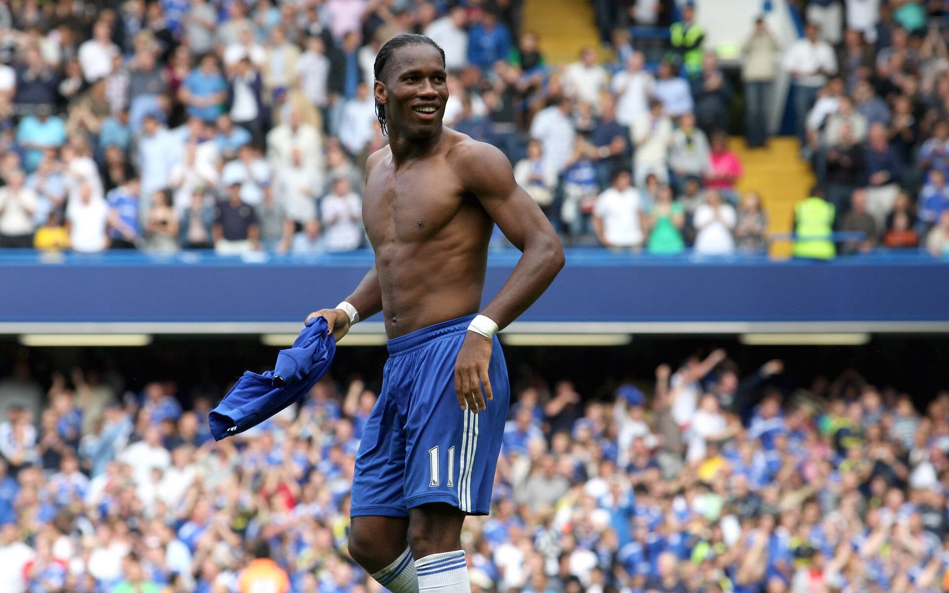 开云体育入口-欧冠之夜，是他站在悬崖边擎住了摇摇欲坠的曼城