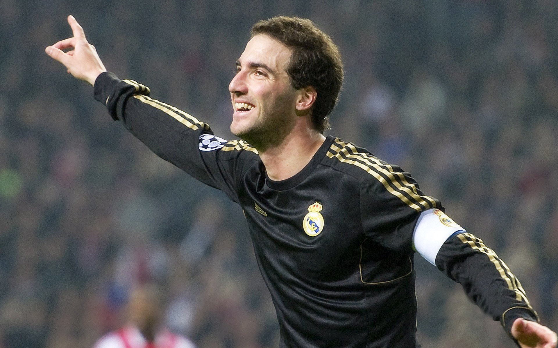 铁卫化身关键先生！布雷默双响定乾坤，尤文图斯力克米兰显峥嵘